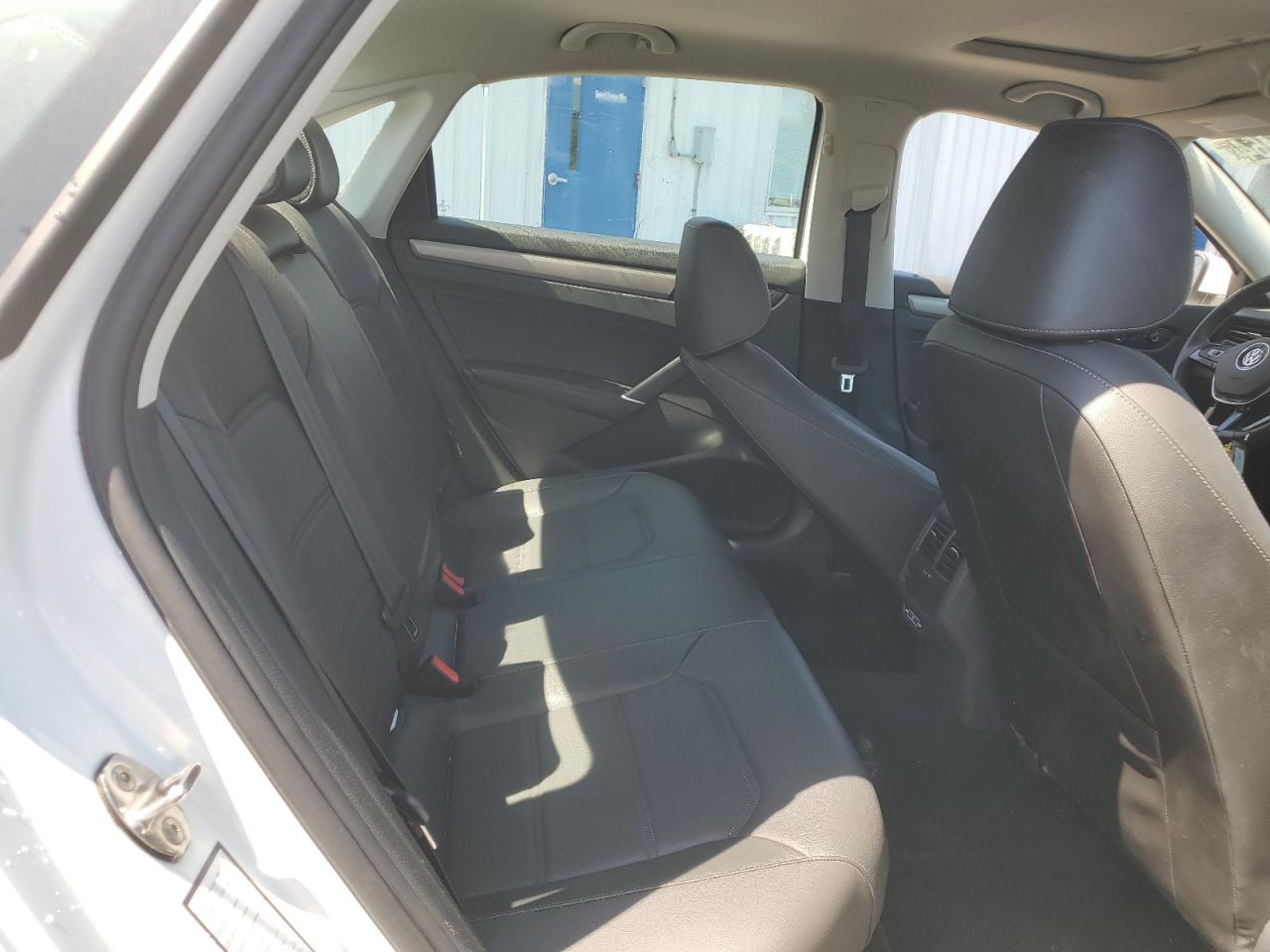 1VWSA7A37NC009952 2022 Volkswagen Passat Se