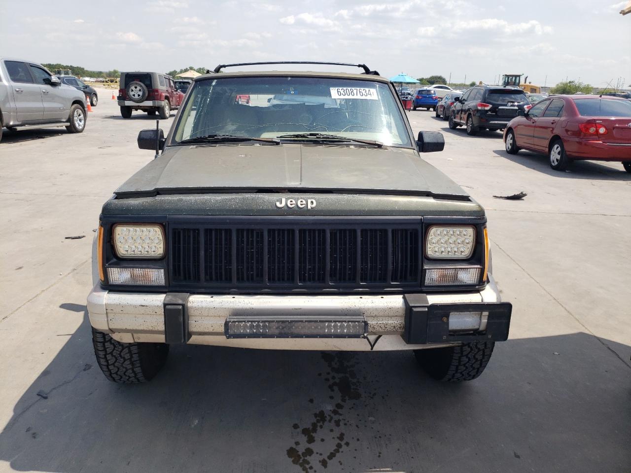 Lot #2960061213 1995 JEEP CHEROKEE C