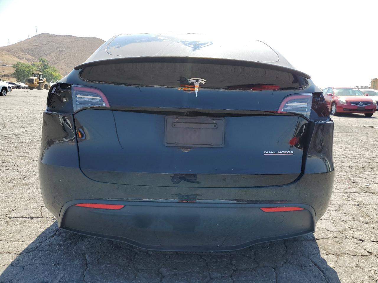 7SAYGDEF7PF746477 2023 Tesla Model Y