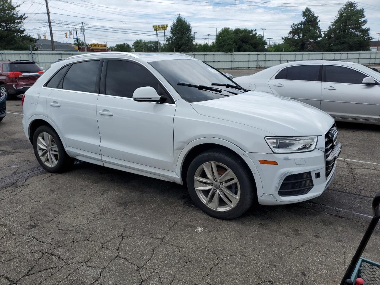 2016 Audi Q3 Premium Plus vin: WA1EFCFS1GR006470