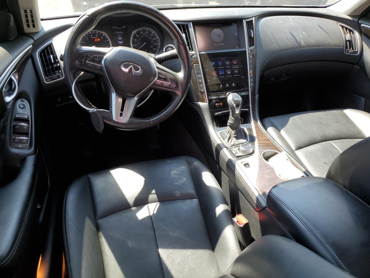 JN1EV7AR6JM437852 2018 Infiniti Q50 Luxe