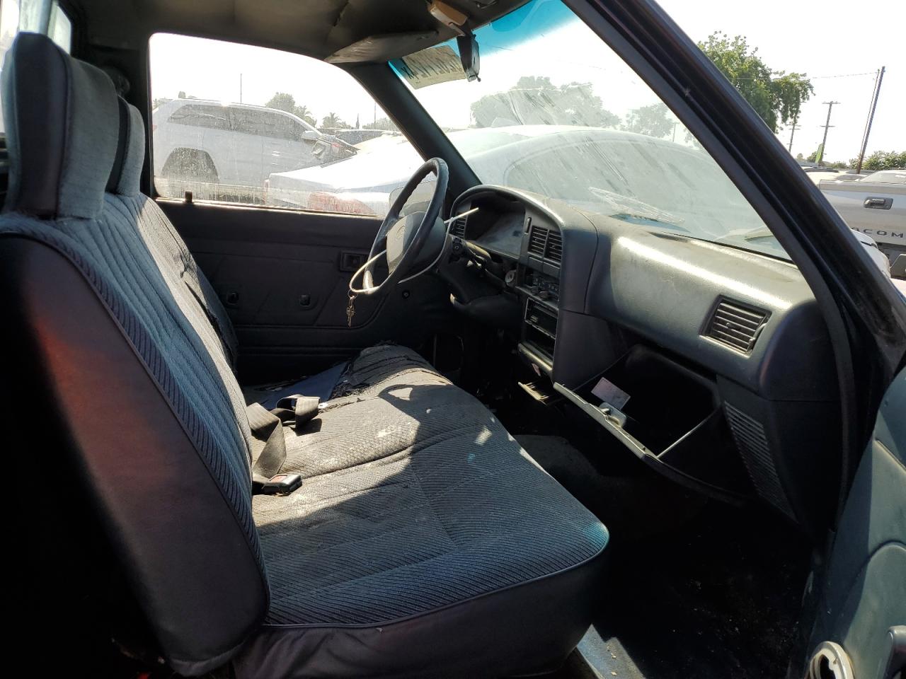 4TARN81P0NZ045263 1992 Toyota Pickup 1/2 Ton Short Wheelbase Dlx