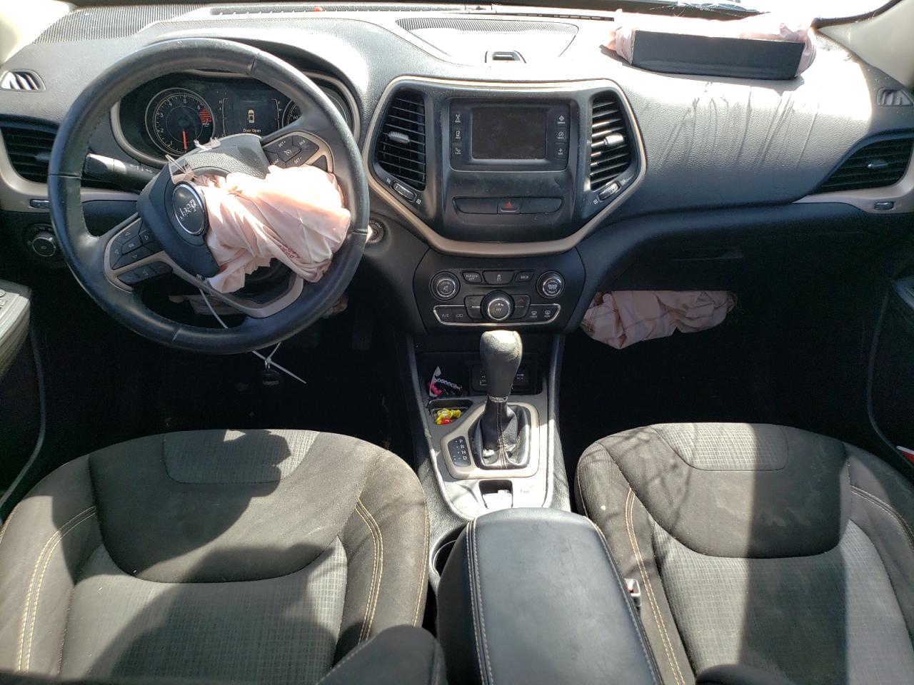 1C4PJLCB0HW533131 2017 Jeep Cherokee Latitude