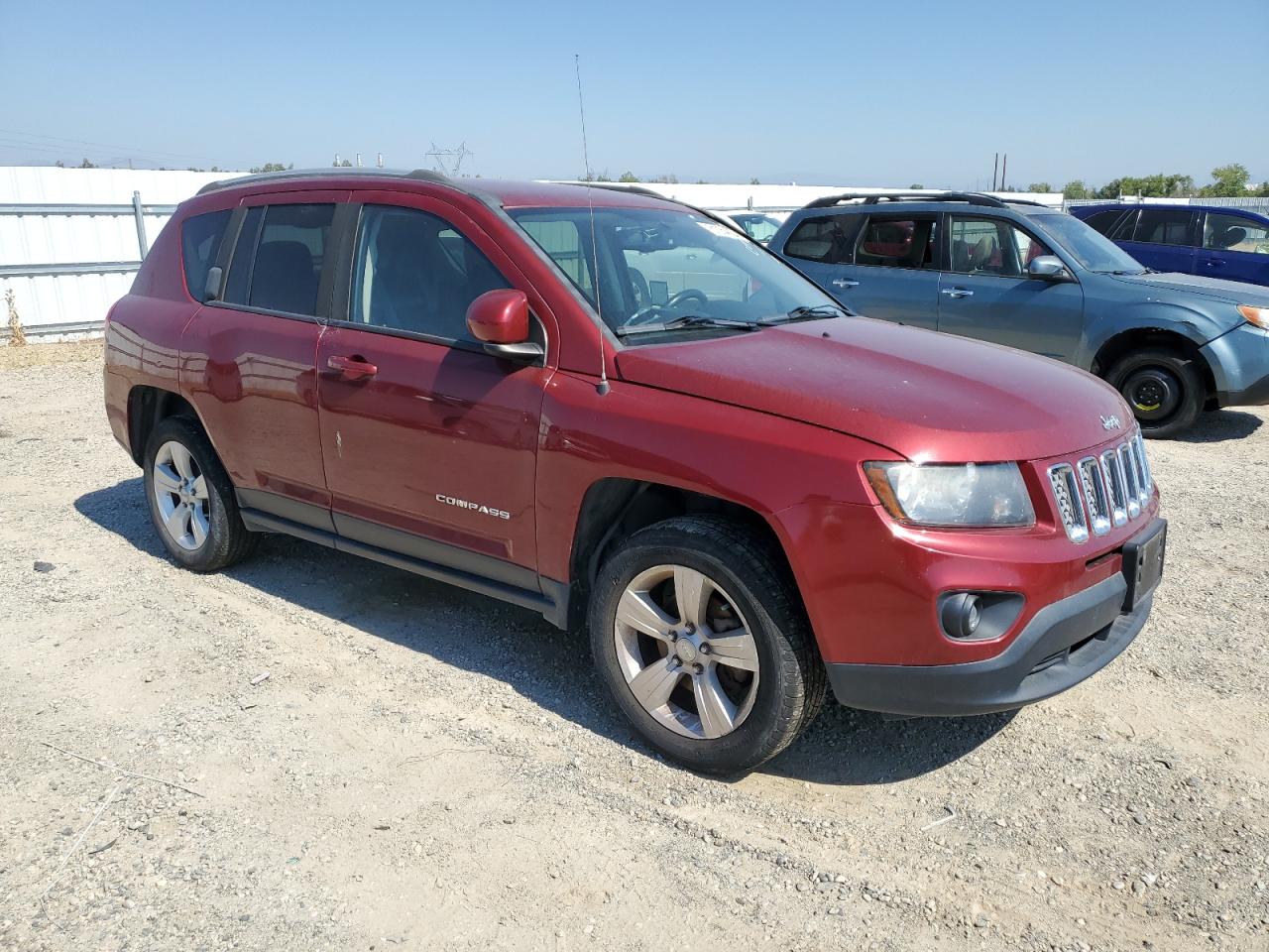 2016 Jeep Compass Latitude vin: 1C4NJCEA4GD640852