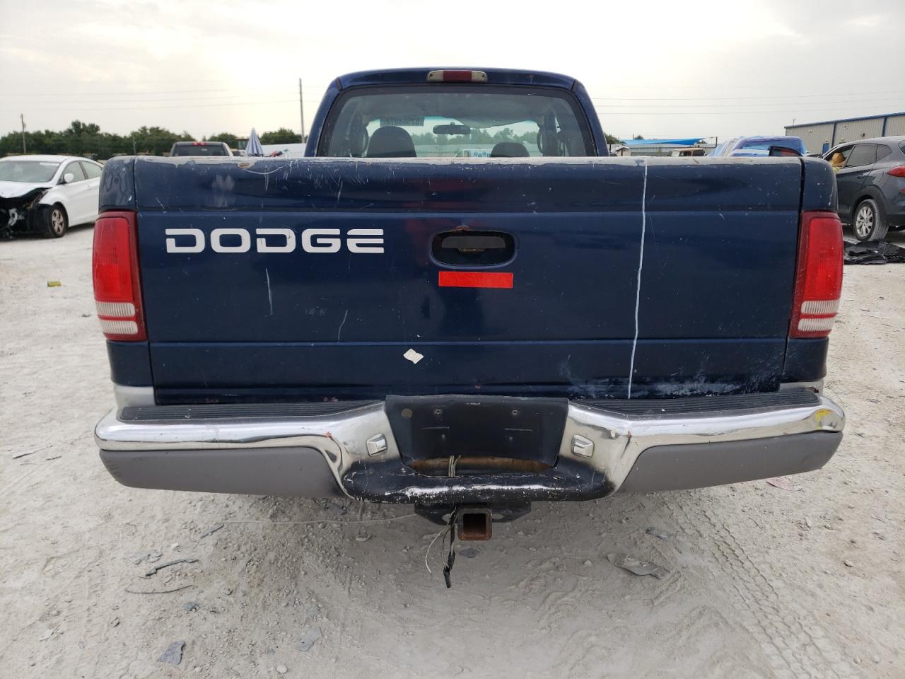 1B7GL22X2YS740483 2000 Dodge Dakota