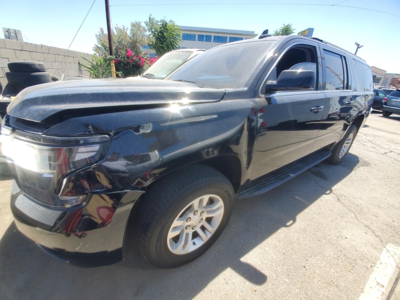 2018 Chevrolet Suburban C1500 Lt vin: 1GNSCHKC4JR365615