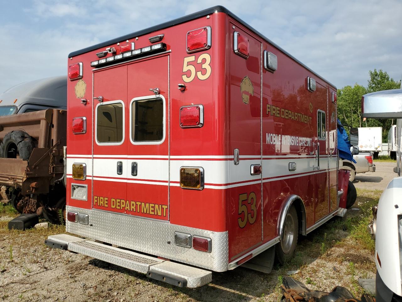 Lot #3027021846 2015 FREIGHTLINER M2 106 MED