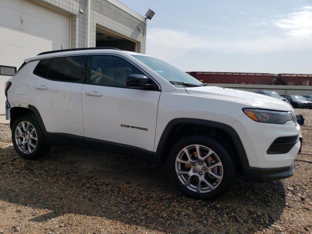 VIN 3C4NJDFN2PT558569 2023 Jeep Compass, Latitude Lux no.4