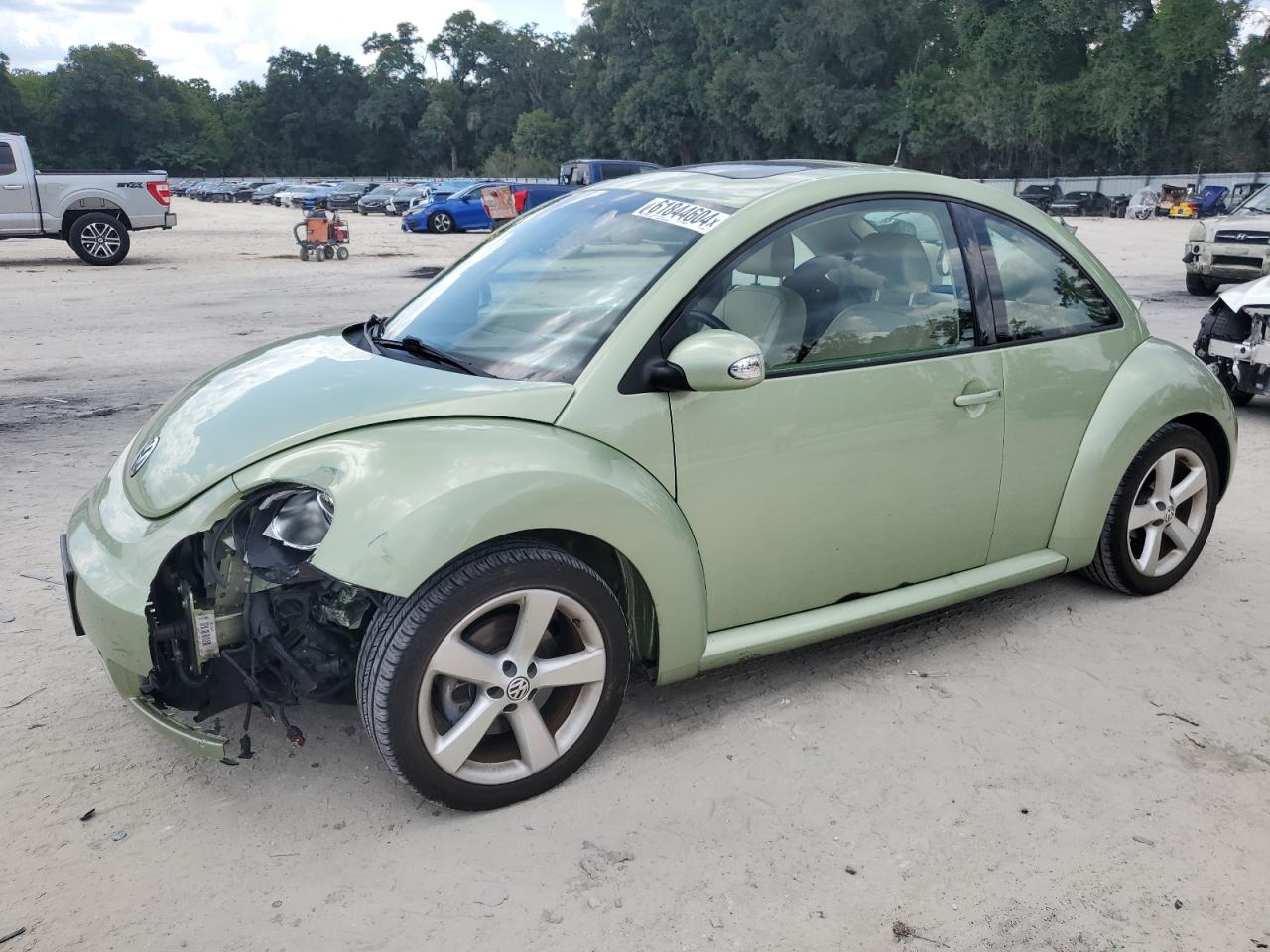 3VWSW31C17M505650 2007 Volkswagen New Beetle 2.5L Option Package 2