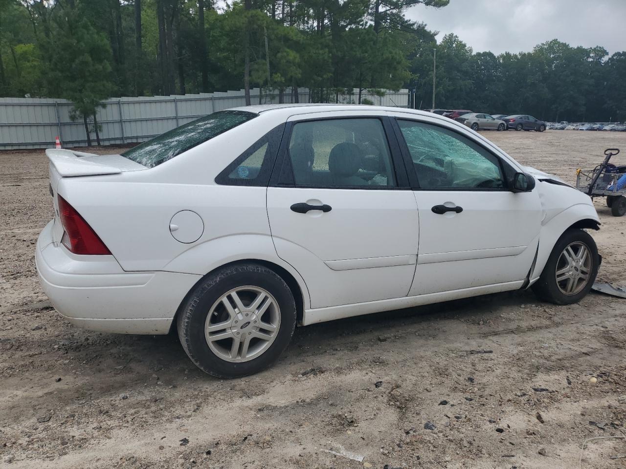 FORD FOCUS SE 2000 white sedan 4d gas 1FAHP3434YW213522 photo #4