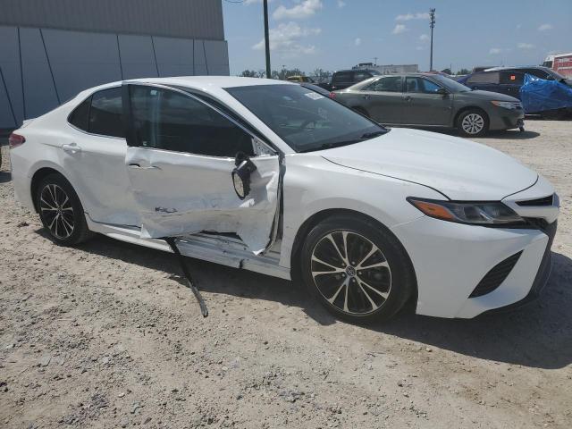 VIN 4T1B11HK9JU114702 2018 Toyota Camry, L no.4