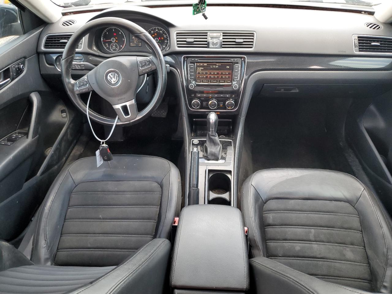 1VWCN7A37CC055609 2012 Volkswagen Passat Sel