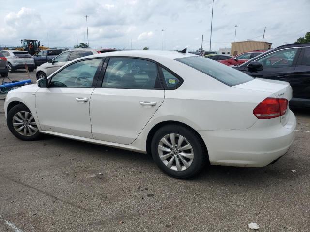 2015 VOLKSWAGEN PASSAT S - 1VWAT7A34FC020429