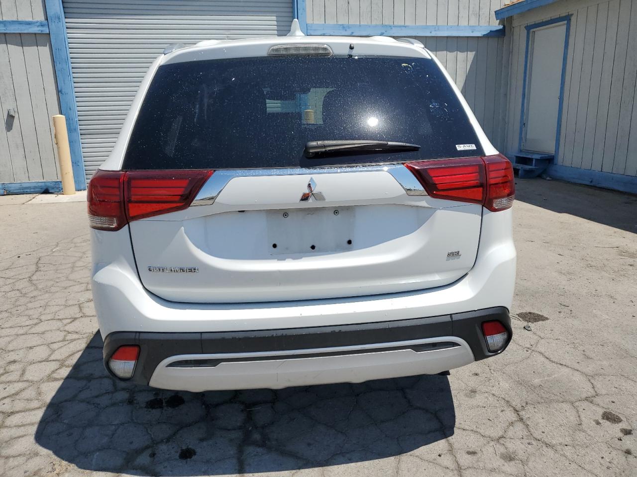 JA4AZ3A32LZ020457 2020 Mitsubishi Outlander Se