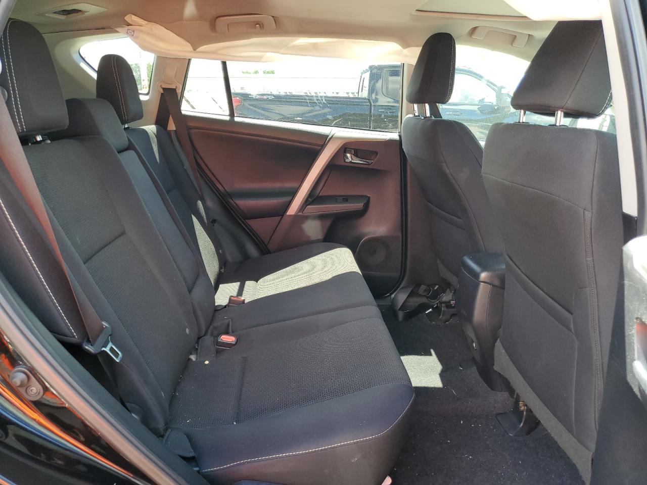 2T3RFREV7HW594723 2017 Toyota Rav4 Xle