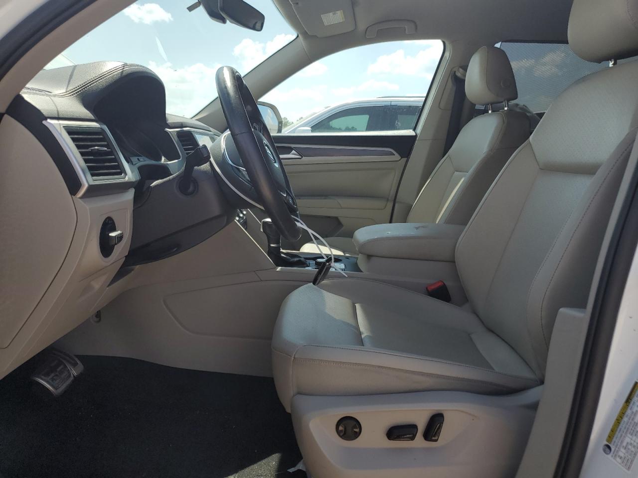 1V2PR2CA6JC536194 2018 Volkswagen Atlas Se