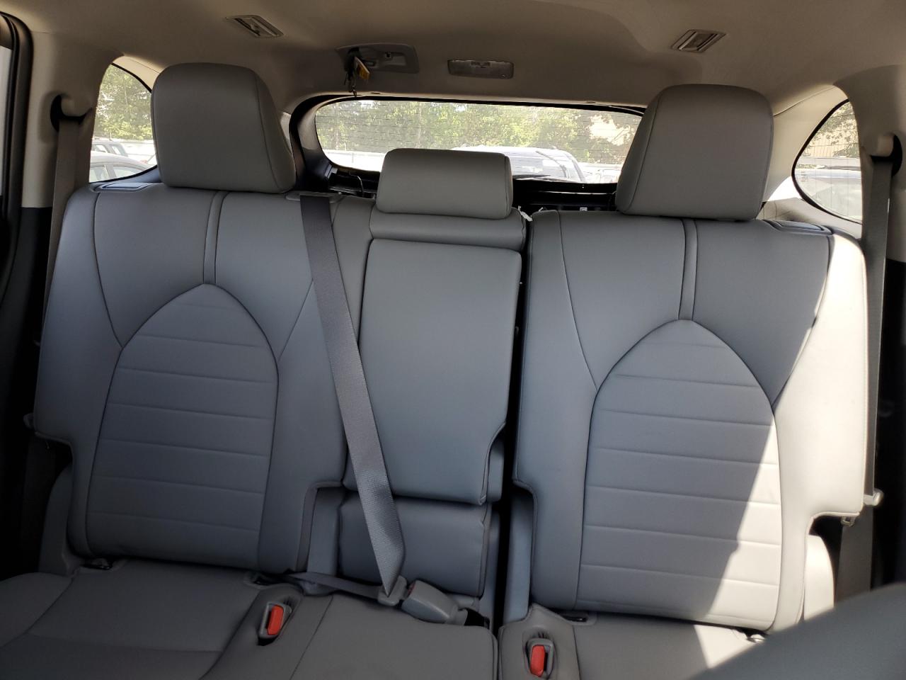 5TDGZRBH7MS110428 2021 Toyota Highlander Xle