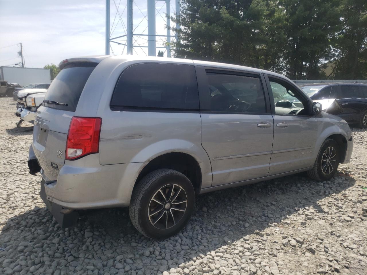 Lot #2826209543 2016 DODGE GRAND CARA