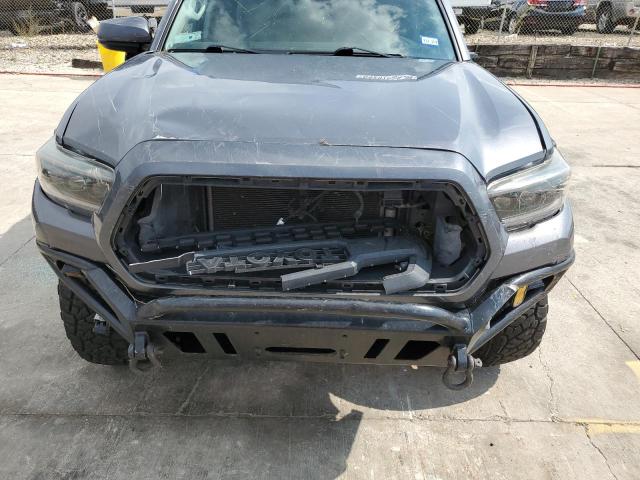 VIN 5TFAX5GN4JX117877 2018 Toyota Tacoma, Double Cab no.11