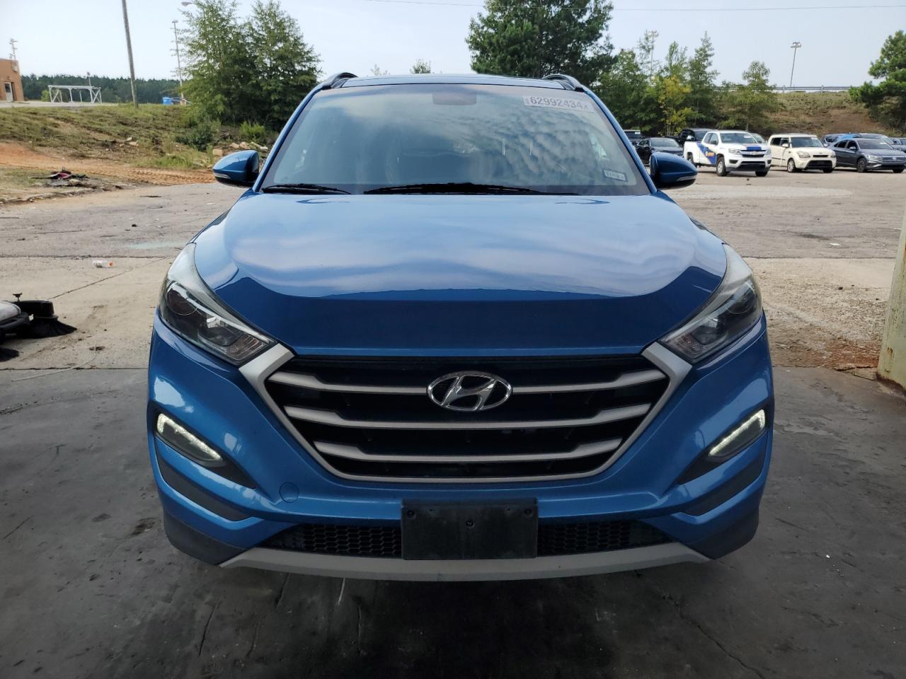 2018 Hyundai Tucson Value vin: KM8J3CA29JU635270