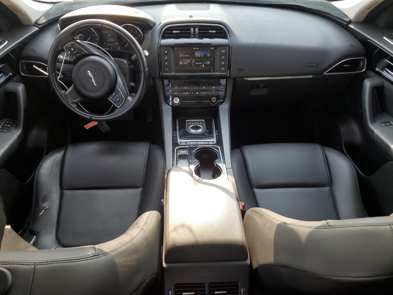 SADCJ2BV5HA068111 2017 Jaguar F-Pace Premium