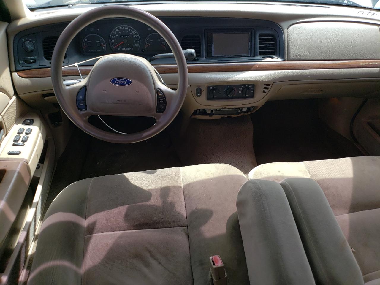2FAFP74W94X177415 2004 Ford Crown Victoria Lx