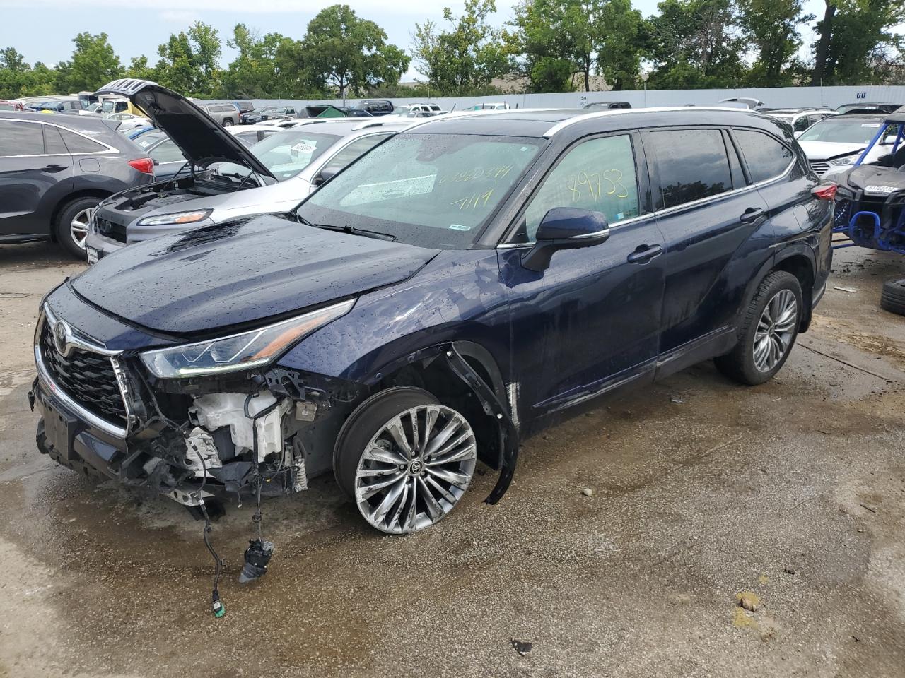 Lot #2850805028 2020 TOYOTA HIGHLANDER