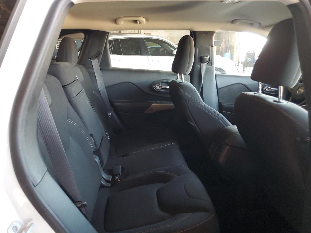 1C4PJLCS1HD222061 2017 Jeep Cherokee Latitude