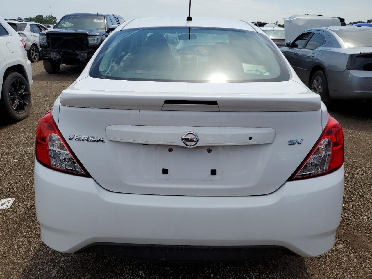 2019 Nissan Versa S vin: 3N1CN7AP7KL823472