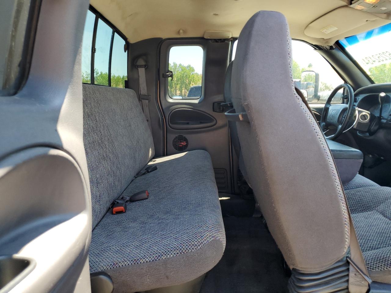 3B7HF13Z1YG159375 2000 Dodge Ram 1500