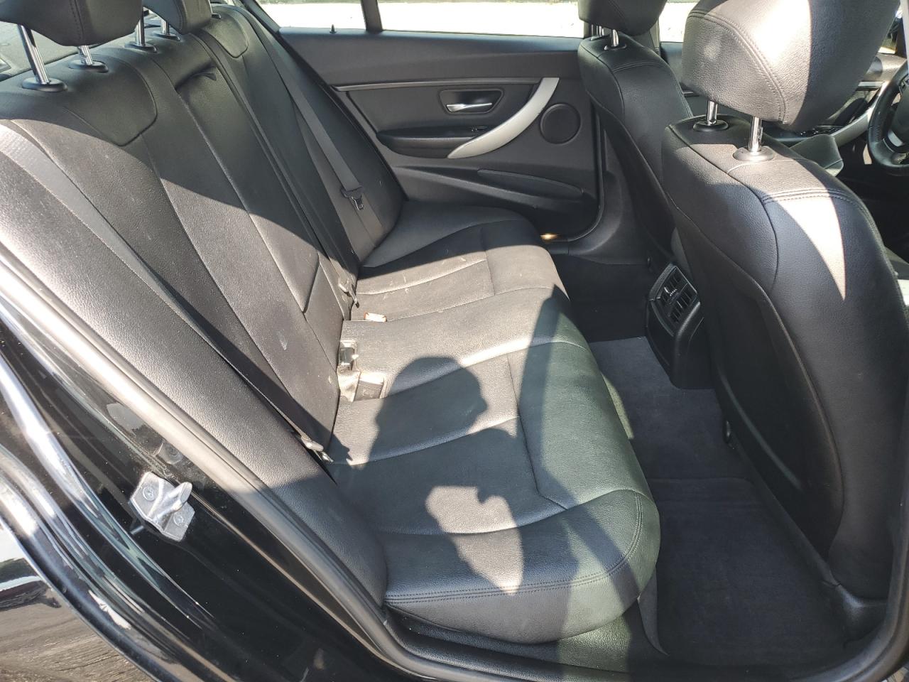 WBA8E1G5XGNU10276 2016 BMW 320 I