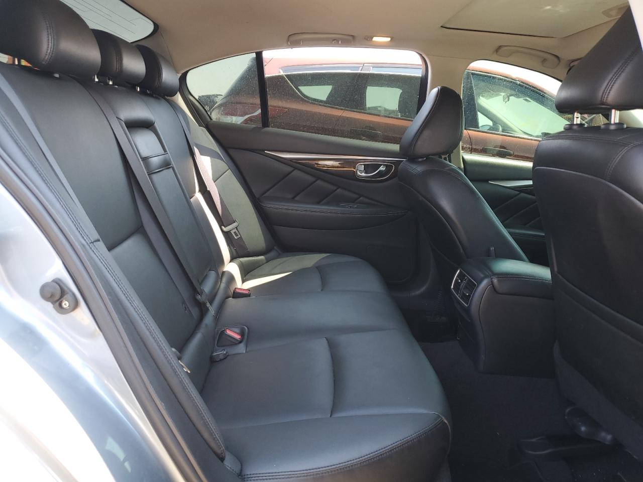 JN1EV7AR6JM437852 2018 Infiniti Q50 Luxe