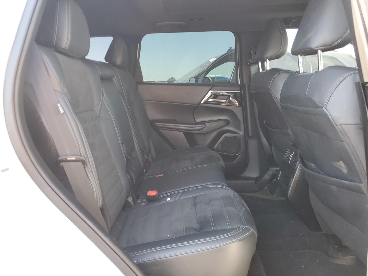 JA4J3UA87NZ092289 2022 Mitsubishi Outlander Se