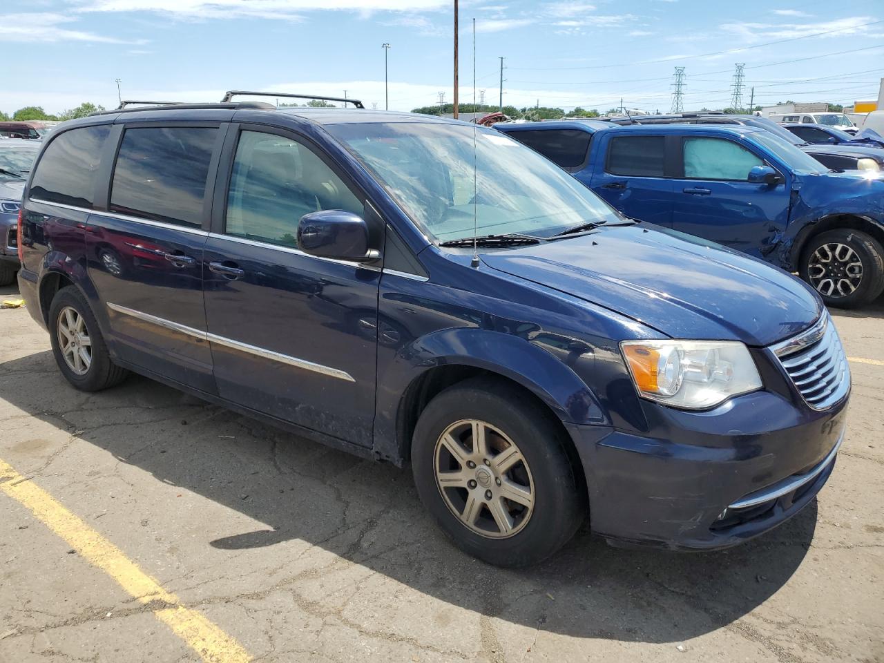 2013 Chrysler Town & Country Touring vin: 2C4RC1BG4DR525816