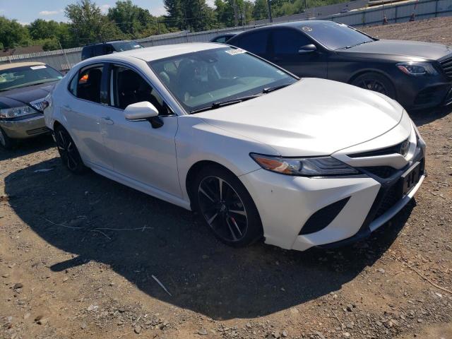 VIN 4T1B61HK5KU689592 2019 Toyota Camry, Xse no.4