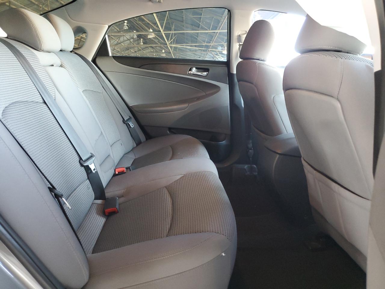 5NPEB4AC0BH054050 2011 Hyundai Sonata Gls