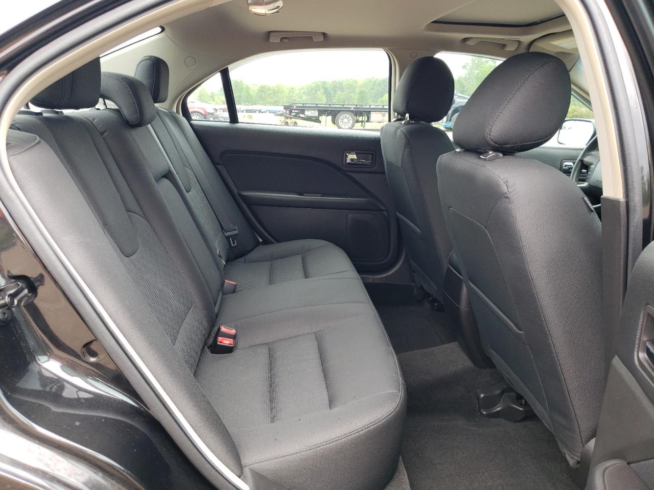 3FAHP0HA2CR410370 2012 Ford Fusion Se