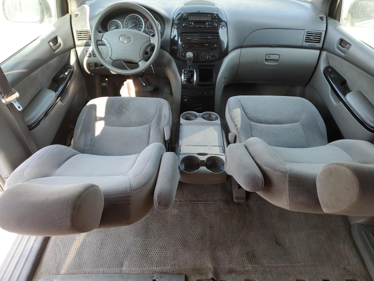 Lot #2848297465 2005 TOYOTA SIENNA LE