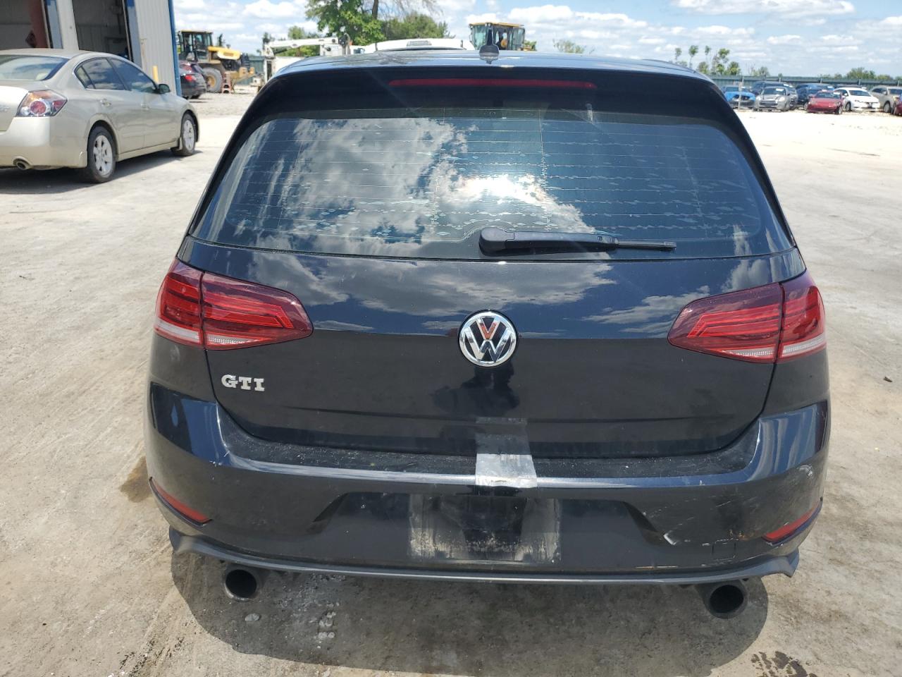 Lot #2731231428 2018 VOLKSWAGEN GTI S