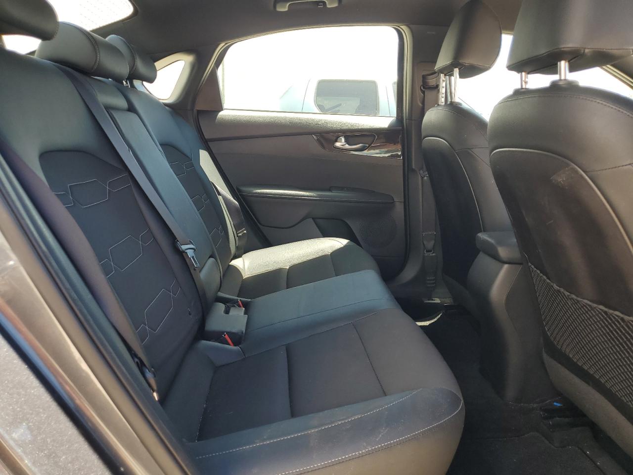 3KPF34AD6ME350725 2021 Kia Forte Gt Line