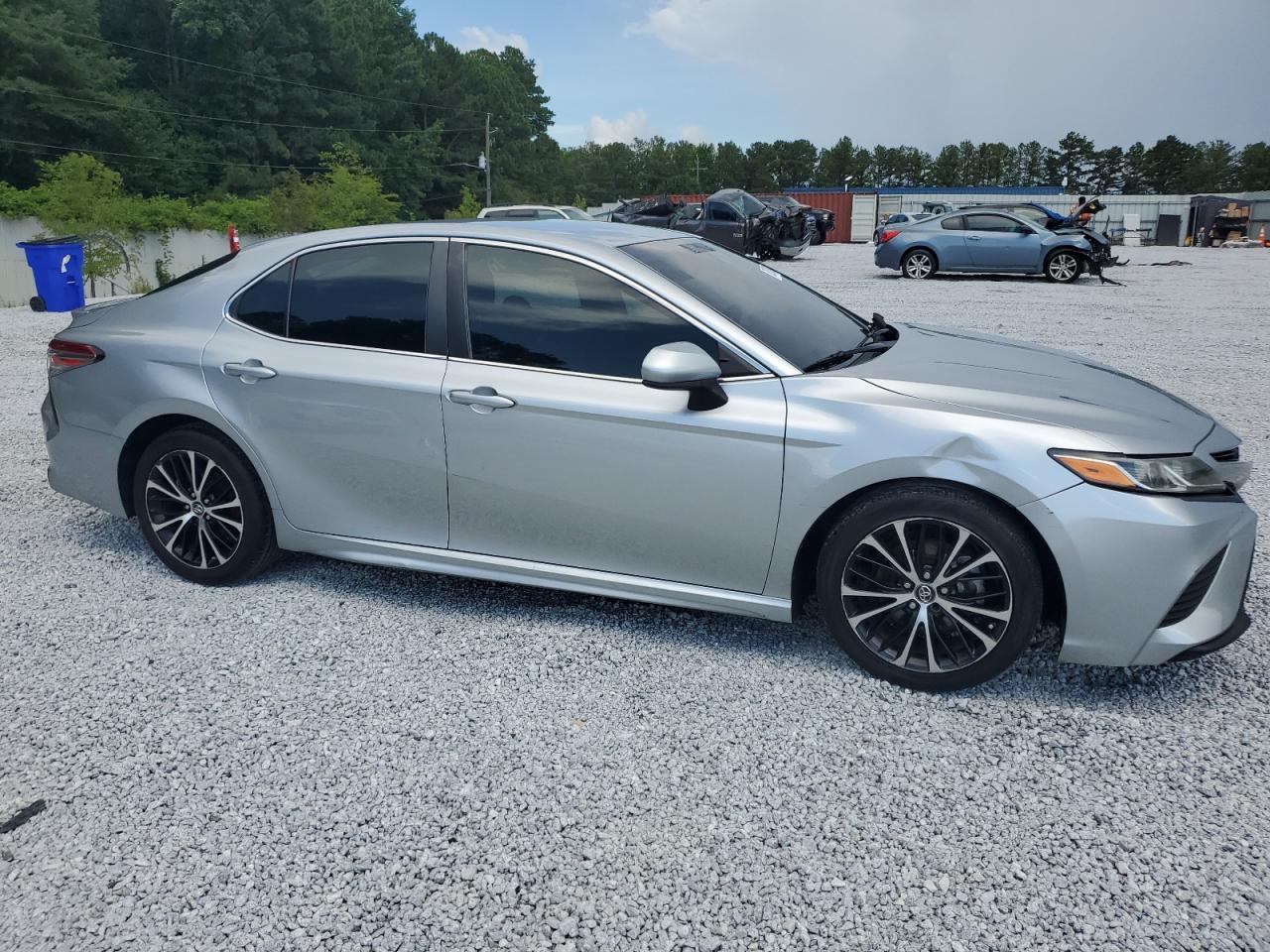 2018 Toyota Camry L vin: 4T1B11HK3JU047577