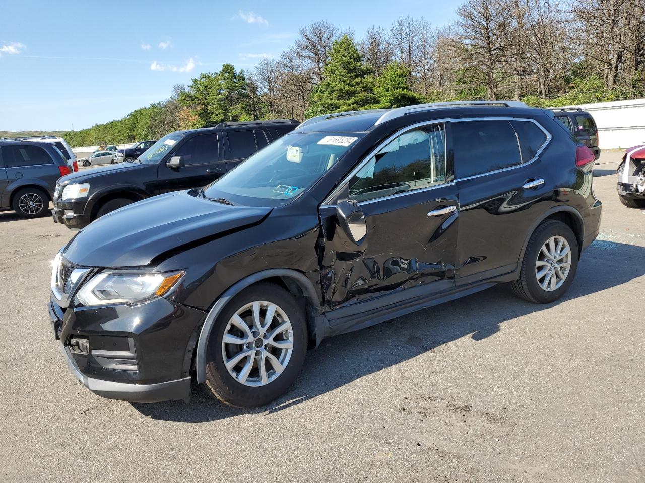 2017 Nissan Rogue S vin: KNMAT2MV1HP619593