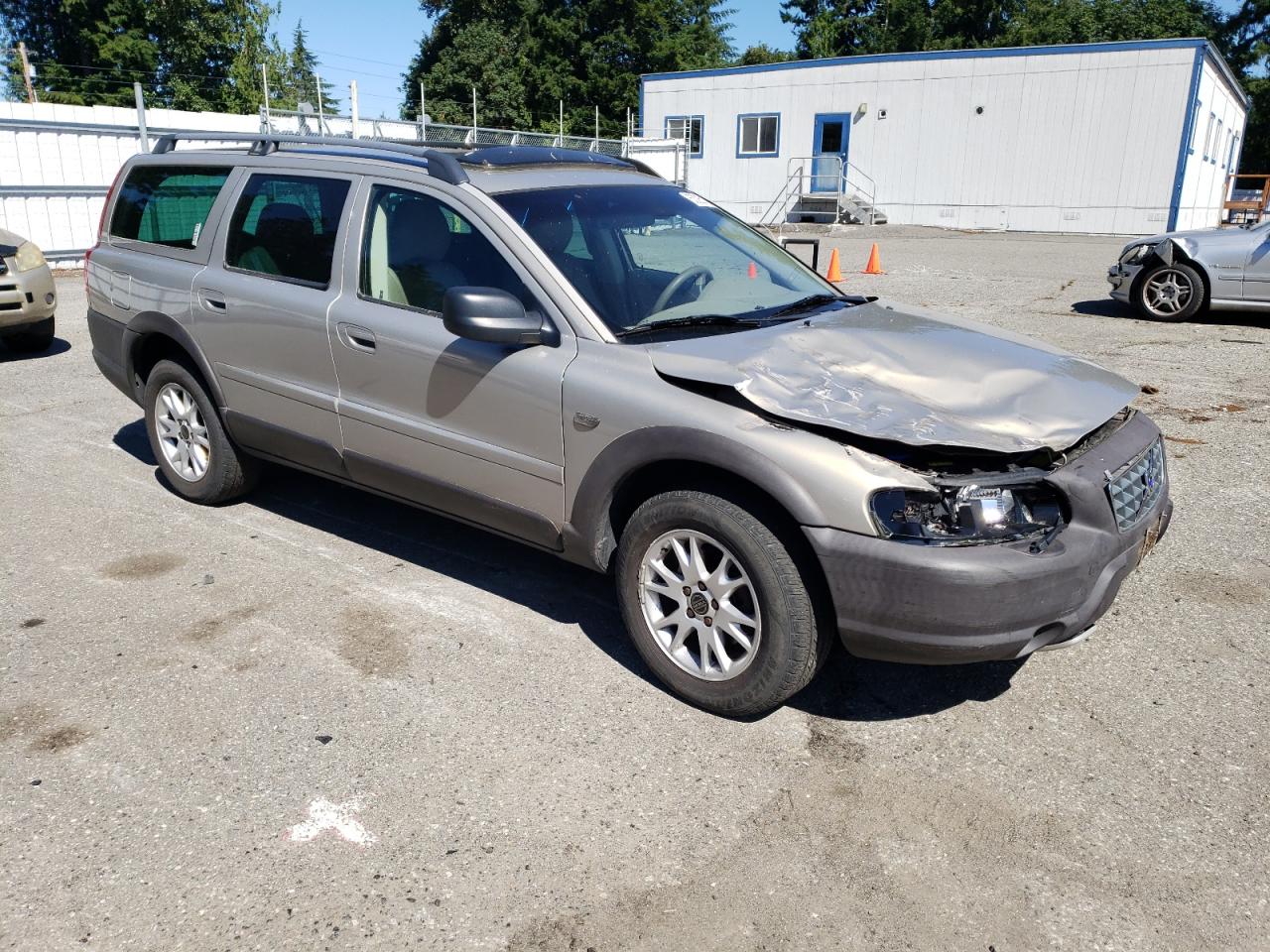 Lot #3041156165 2004 VOLVO XC70