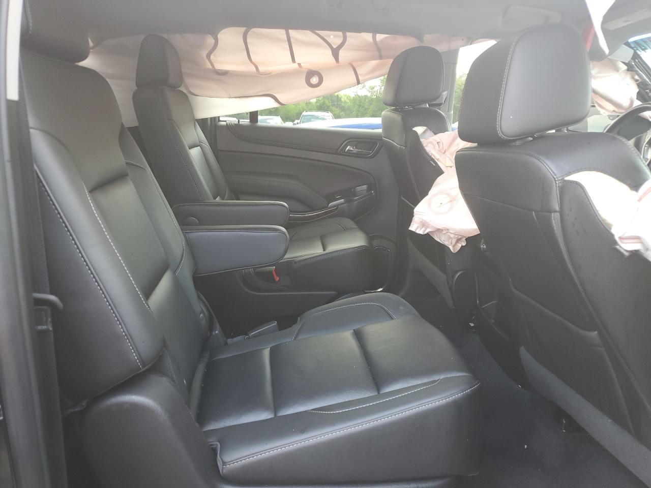 1GNSKHKC3KR111656 2019 Chevrolet Suburban K1500 Lt