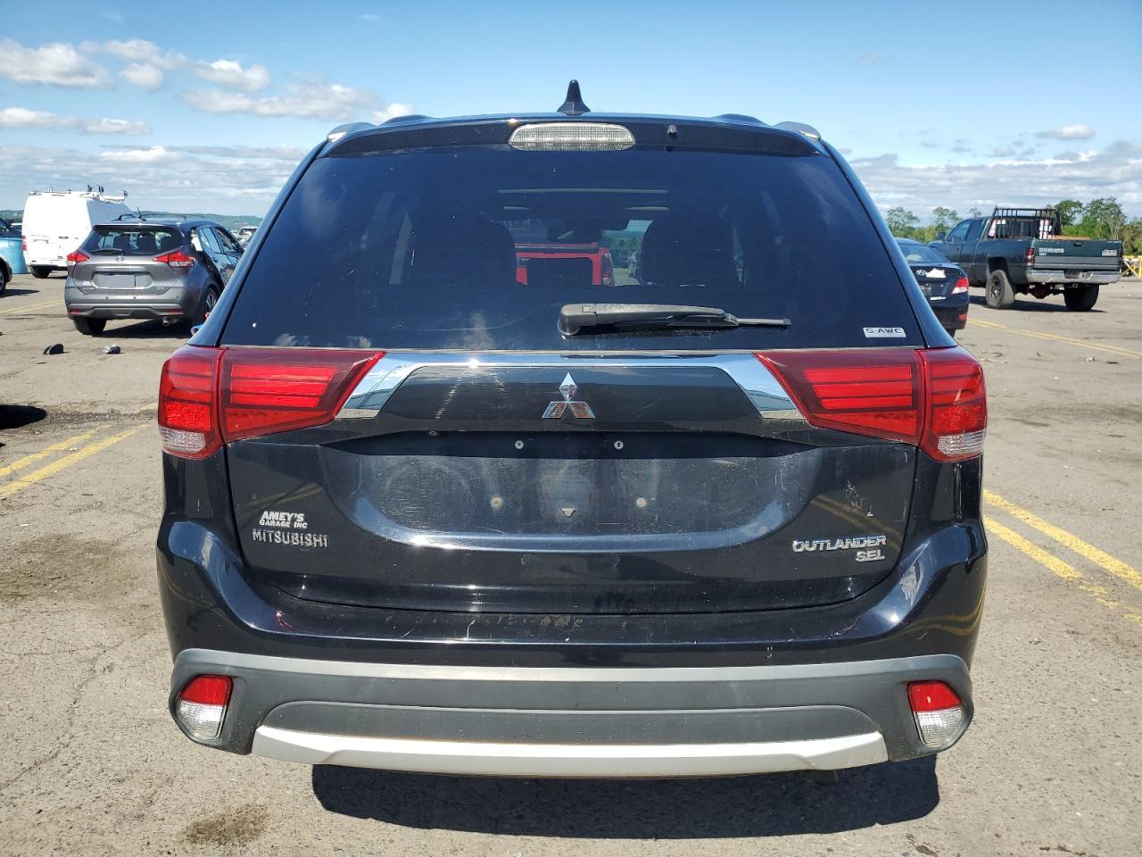 2017 Mitsubishi Outlander Se vin: JA4AZ3A35HZ059521