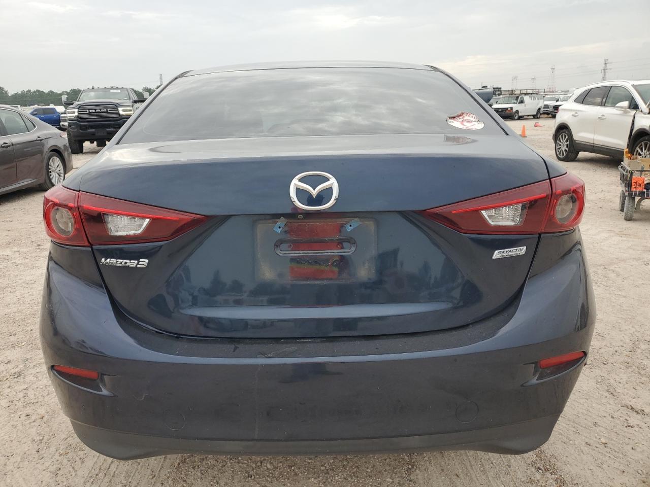 2017 Mazda 3 Sport vin: 3MZBN1U72HM104888