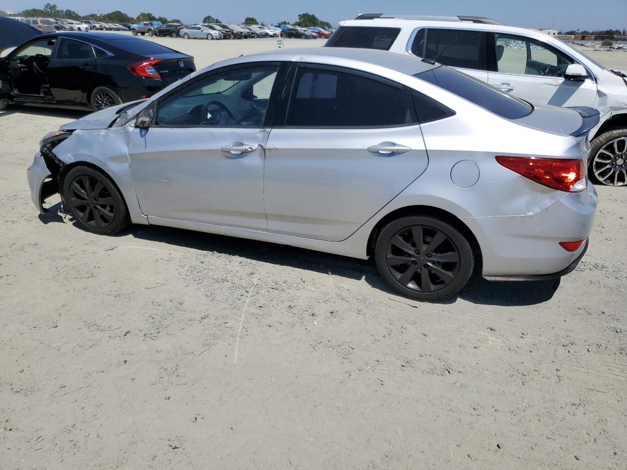 2013 Hyundai Accent Gls vin: KMHCU4AE7DU462875