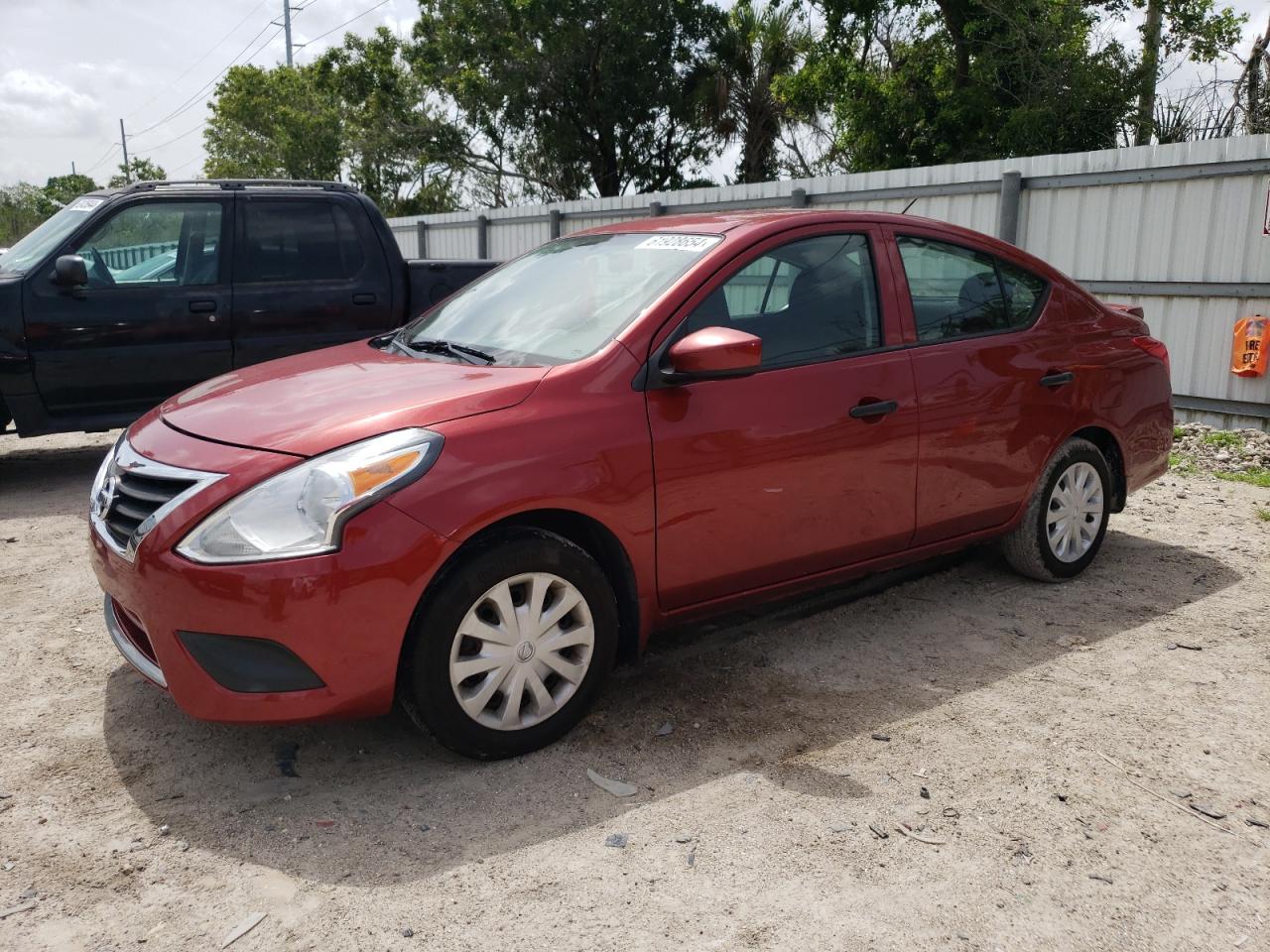 2017 Nissan Versa S vin: 3N1CN7APXHL847676