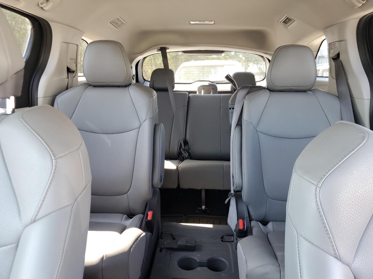 5TDYRKEC5MS029469 2021 Toyota Sienna Xle