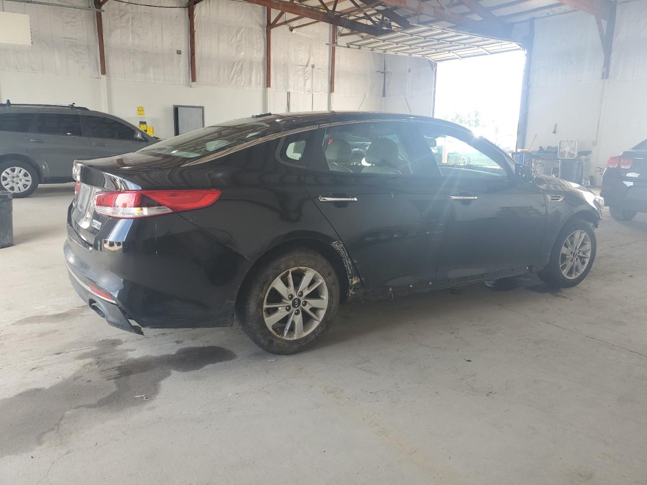 2018 Kia Optima Lx vin: 5XXGT4L32JG239066